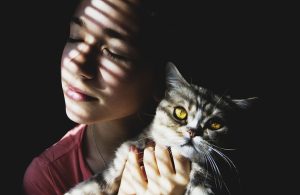 ragazza-e-gatto